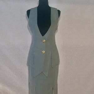 Suit with vest and skirt